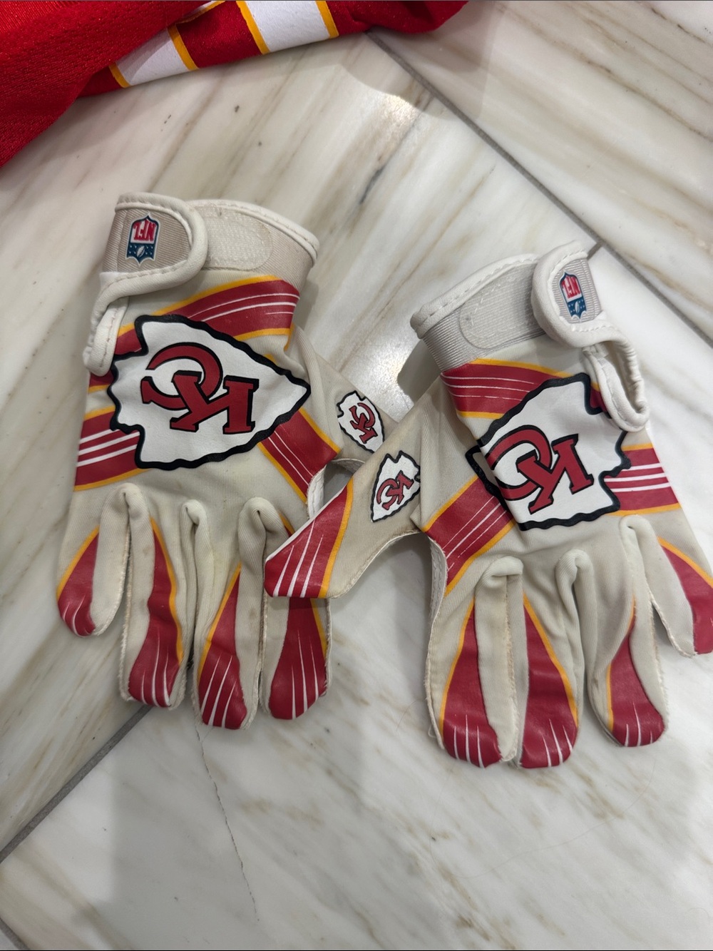 NFL Kids Travis Kelsey Football Kansas City Chiefs Football Costume size 4T - Picture 7 of 17